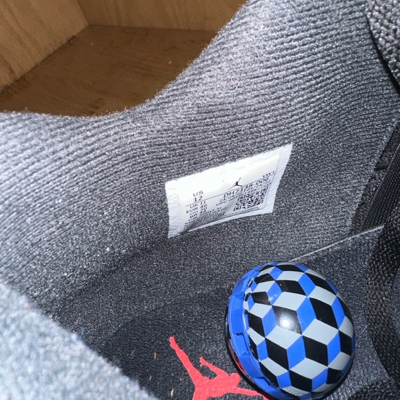 Jordan 4s main image 4
